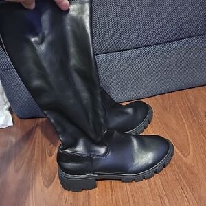 Black Knee-High Women's Boots